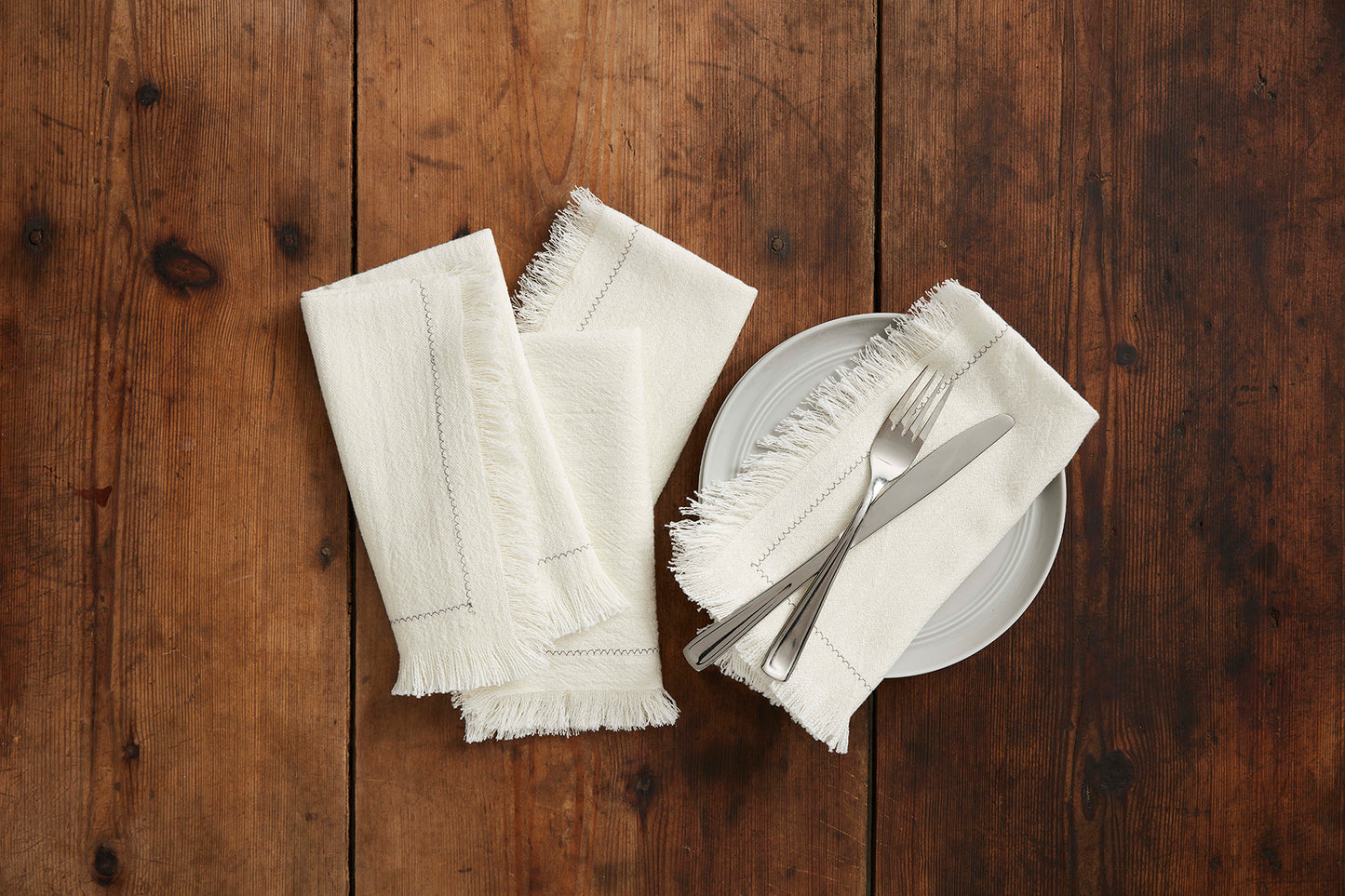 Mud Pie White Fringe Dinner Napkins