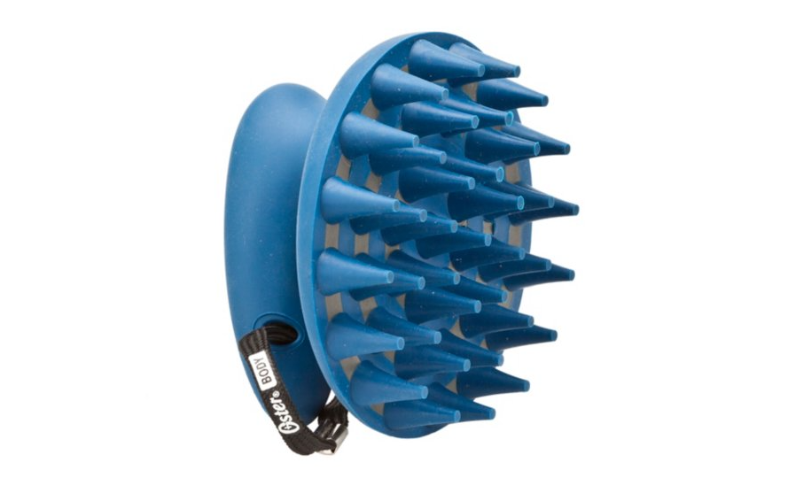 Upclose view of the bristles on the Oster® Equine Care Series™ Coarse Curry Comb