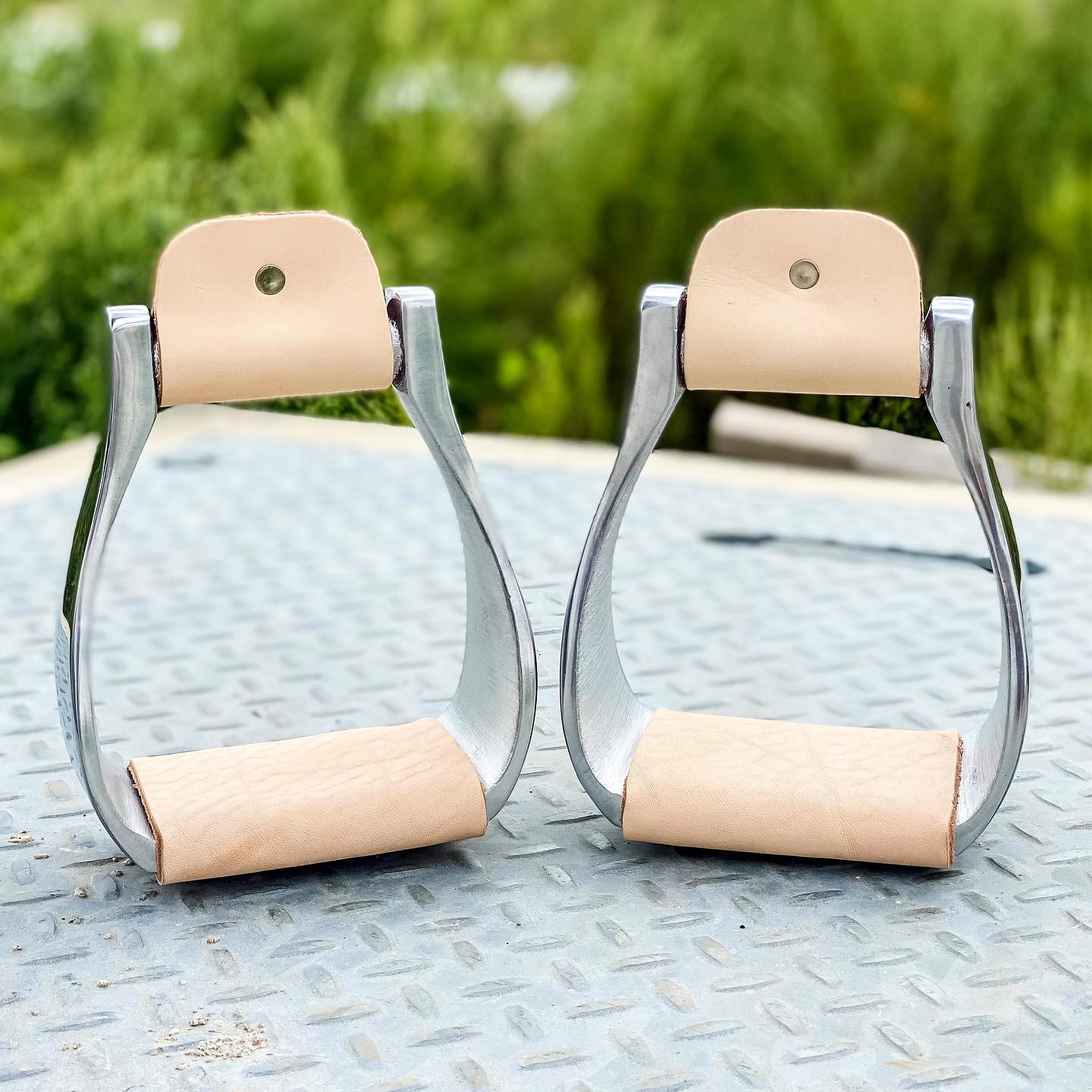 AJ Tack Visalia Stirrups - Thumbnail 2