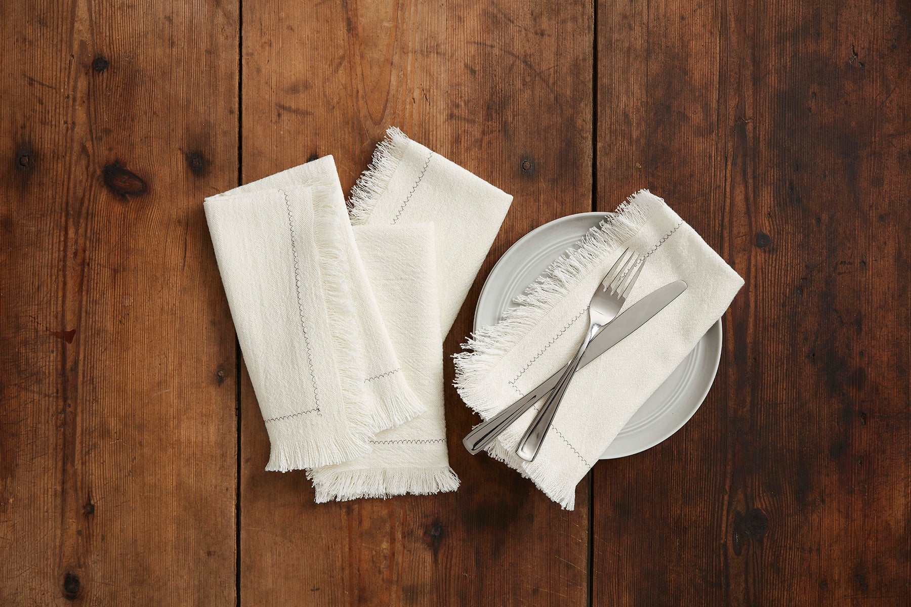 Mud Pie White Fringe Dinner Napkins