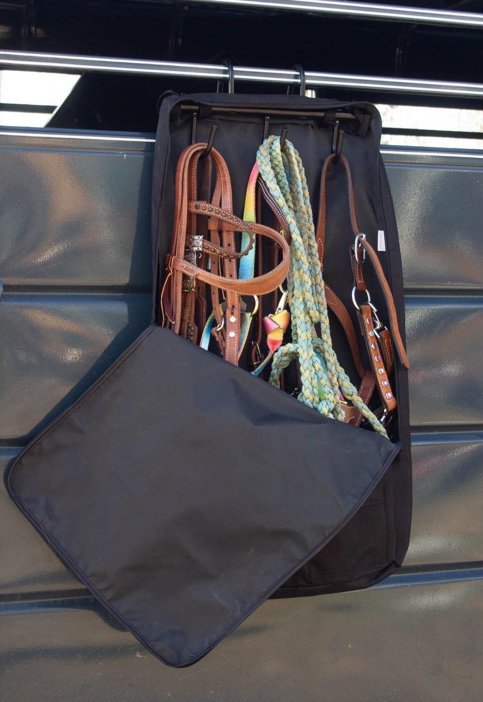  Deluxe Bridle Bag with Hooks Black